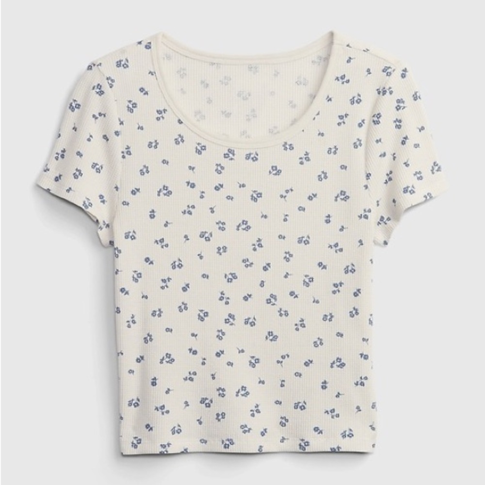 GAP teen waffle knit Cream Ribbed Scoop Neck Tee with Blue Floral Print